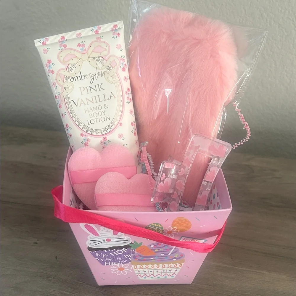 Easter Gift Set with Lotion and Accessories